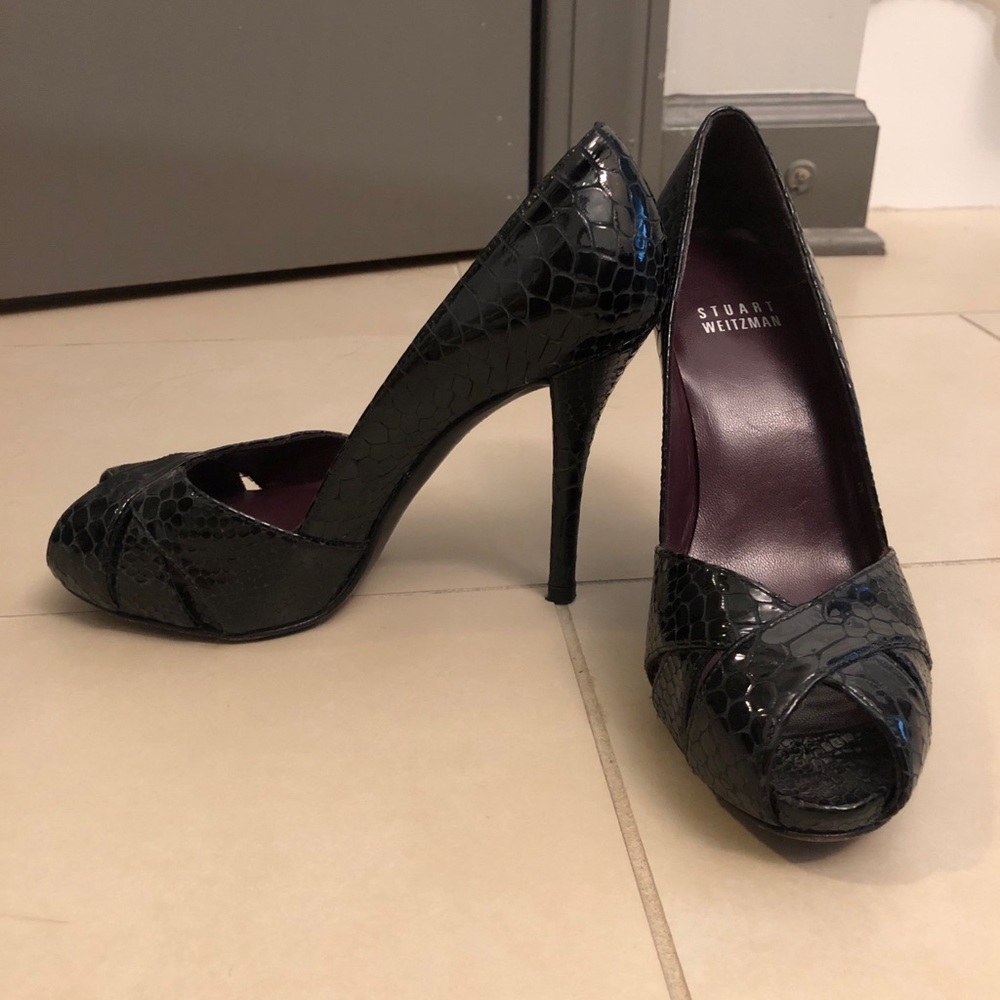 Stuart weitzman black snack skin peep toe pumps
